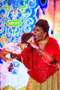 Zezé Motta no palco do Marco Zero | Foto: @greencreativee @kaiocads-88