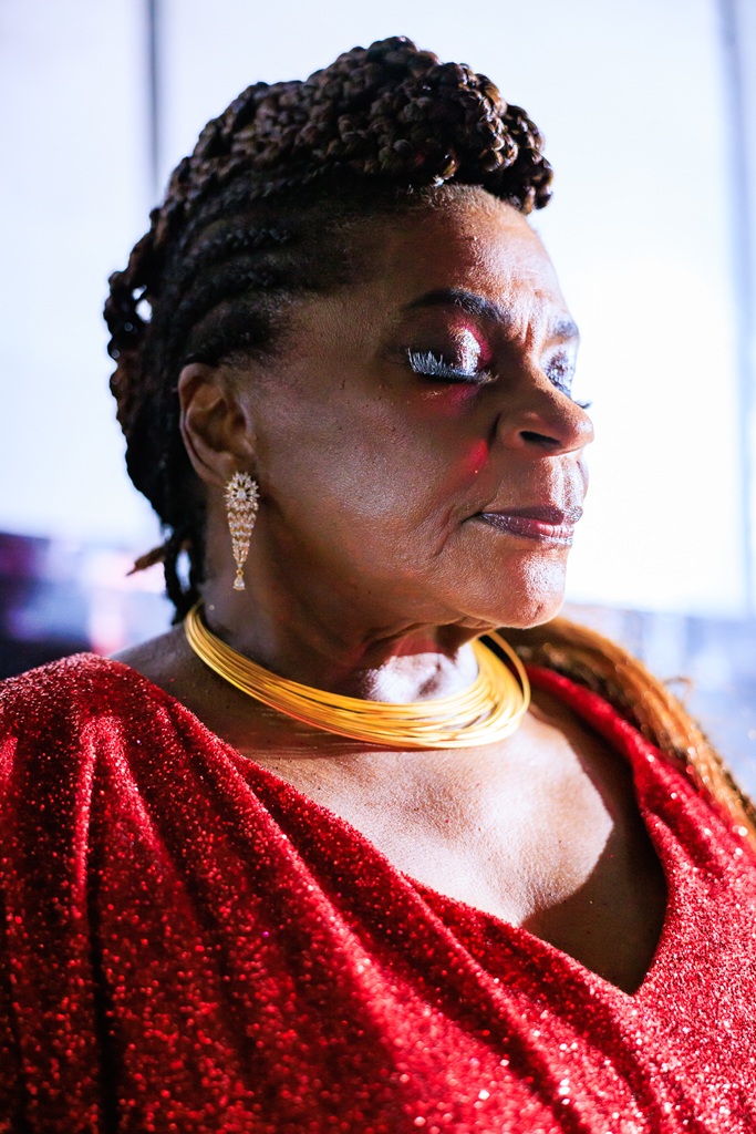 Zezé Motta no palco do Marco Zero | Foto: @greencreativee