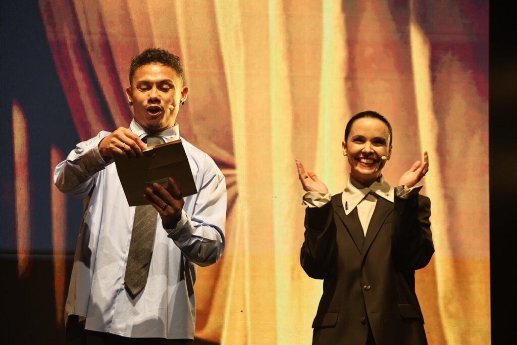 Débora Falabella e Silvero Pereira no Premio Shell 2026 | Foto: divulgação