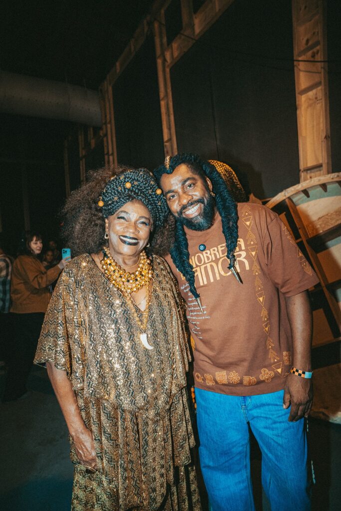 Zezé Motta e Lázaro Ramos | Rio Fashion Week | Foto: TV Globo