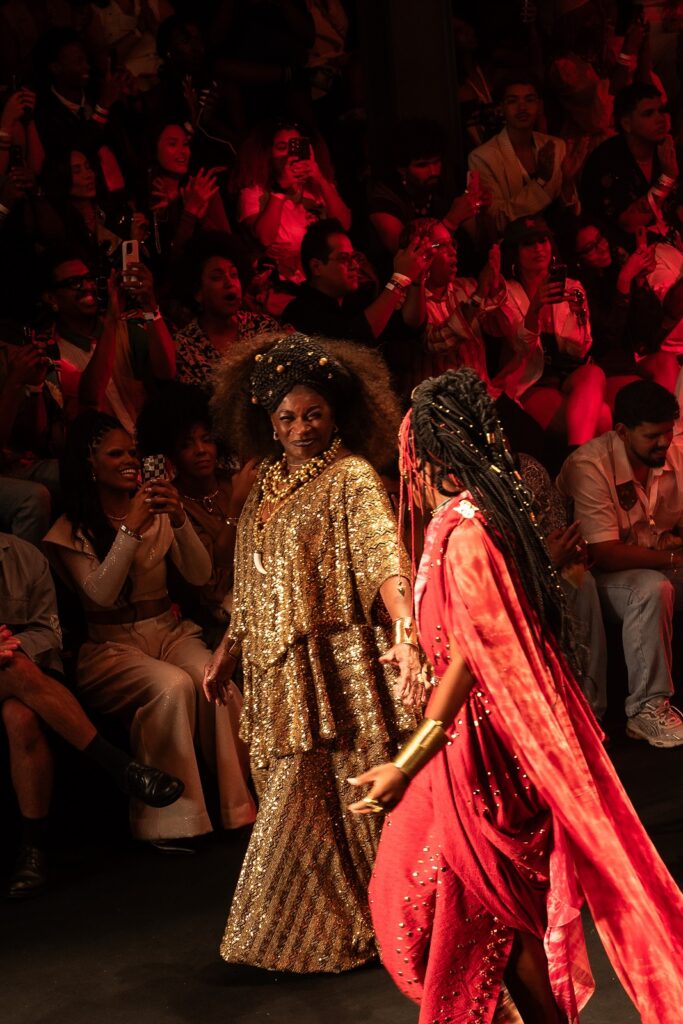 Zezé Motta e Duda Santos | Rio Fashion Week | Foto: TV Globo