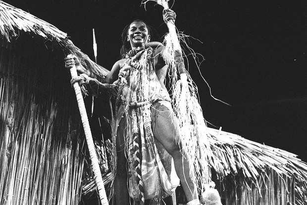 Zezé Motta desfilando como Dandara, na Vila Isabel (1988) | Foto: acervo Zezé Motta